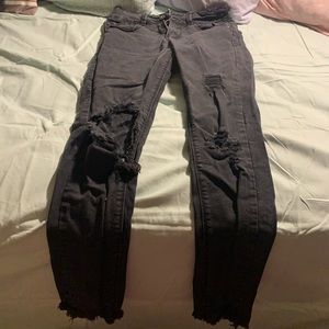 Distressed skinny jeans